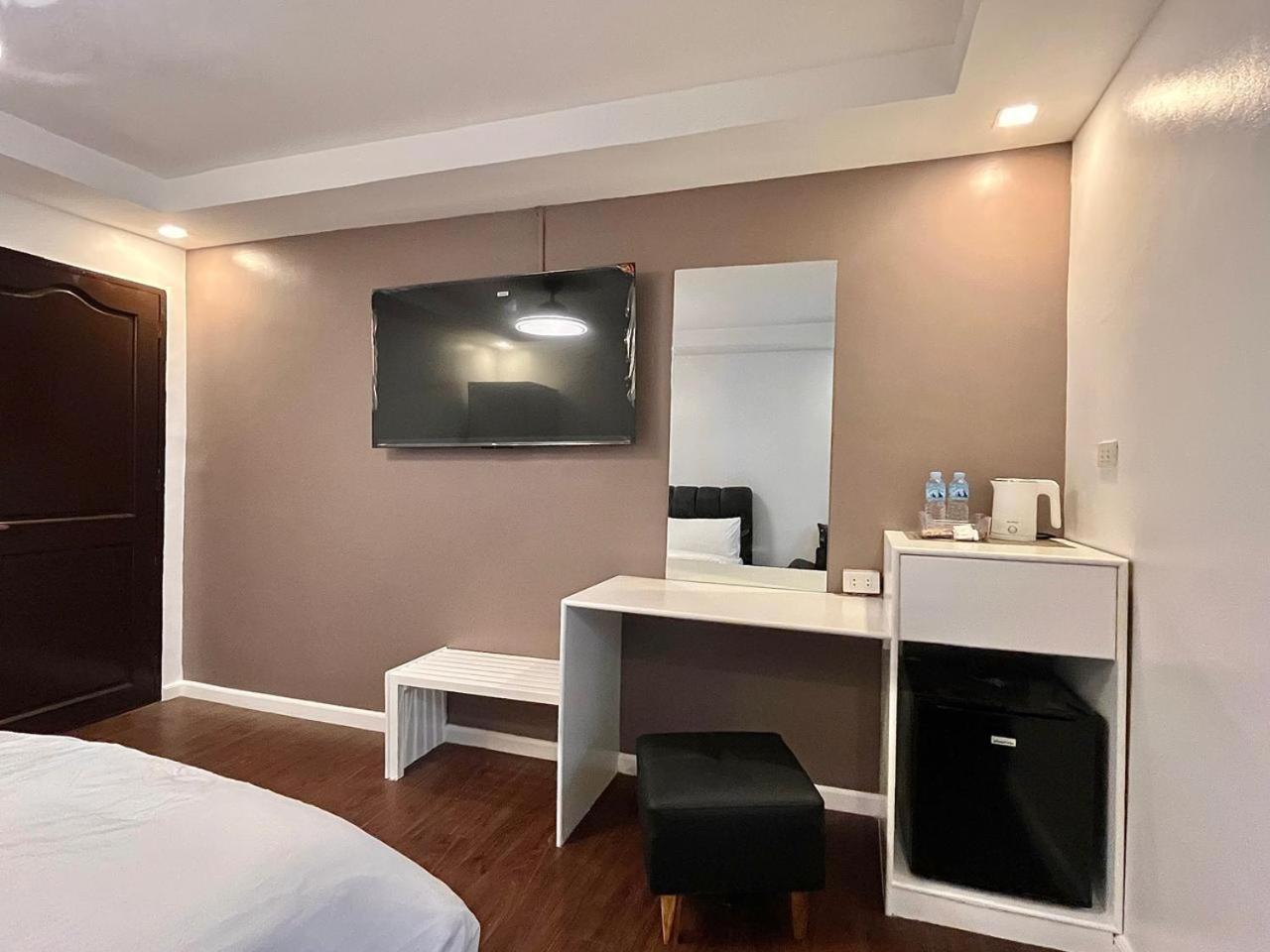 Vincent Resort Hotel Анхелес Екстериор снимка
